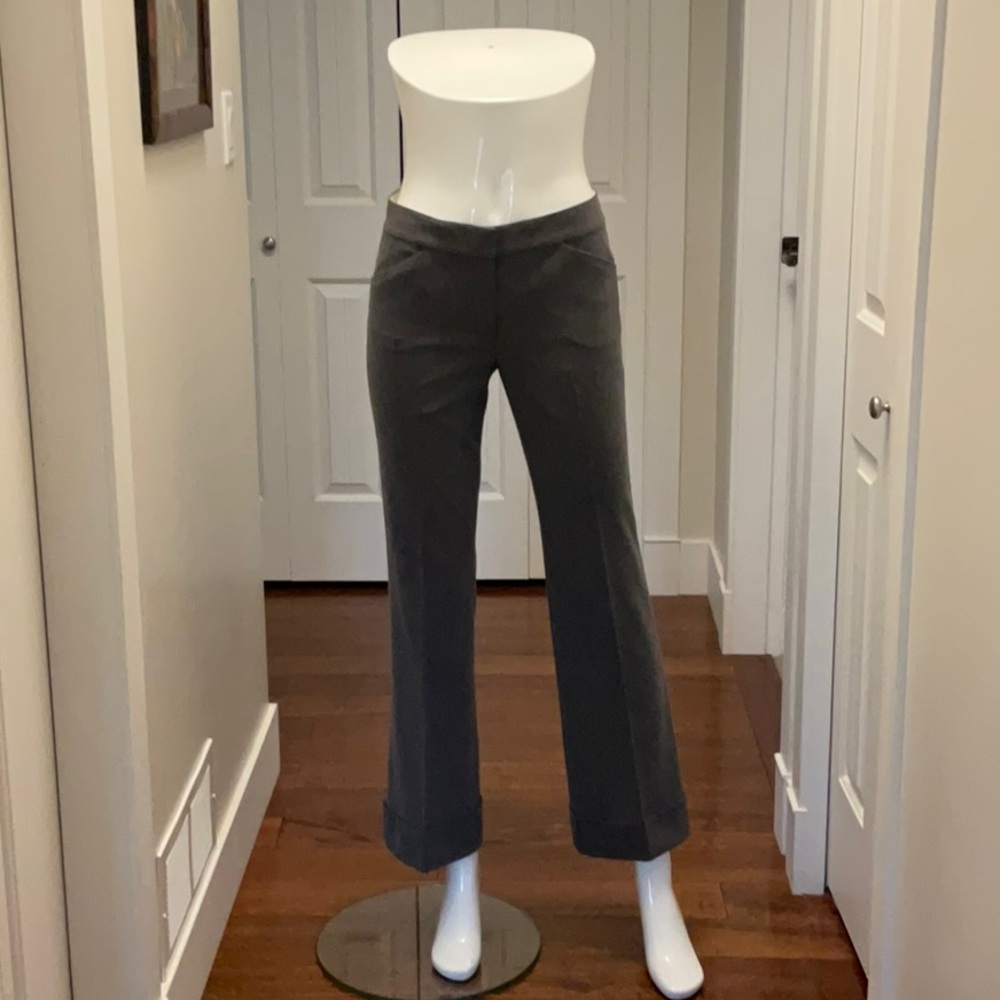 Tahari Women’s Grey Basic Cuffed Trouser Size 6